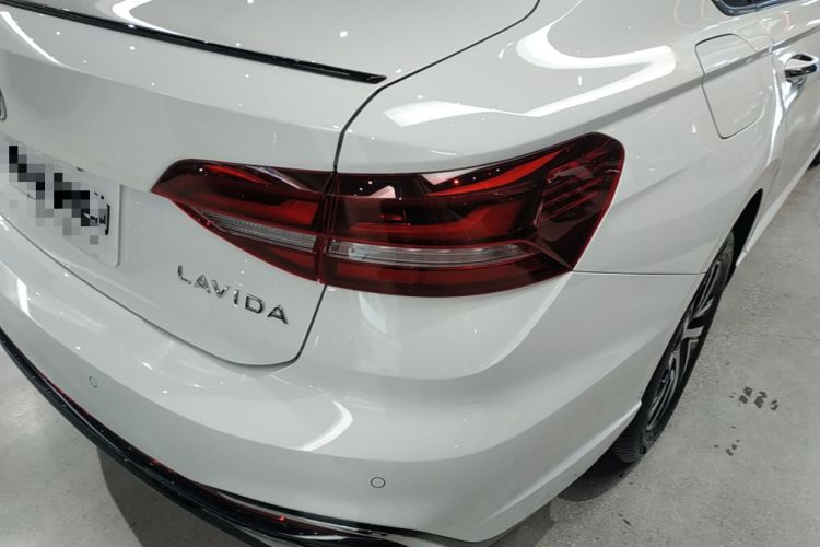 Used Volkswagen Lavida 2024 300TSI DSG Starry Sky Deluxe Edition Right Rear Taillight