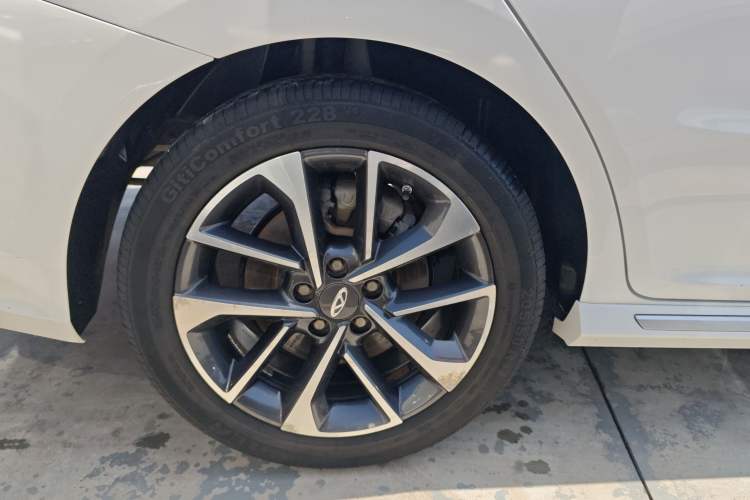 Used Chery Arrizo GX 2018 1.5T CVT Color Version China V Standard Right Rear Wheel Hub