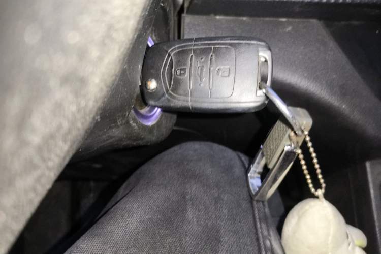 Used Baojun 730 2019 1.5L Manual Fashion Model 7-seater National V Vehicle Key