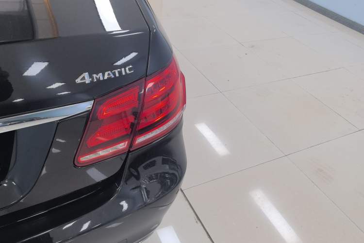 Used Mercedes-Benz E-Class 2015 E 320 L 4MATIC Right Rear Taillight