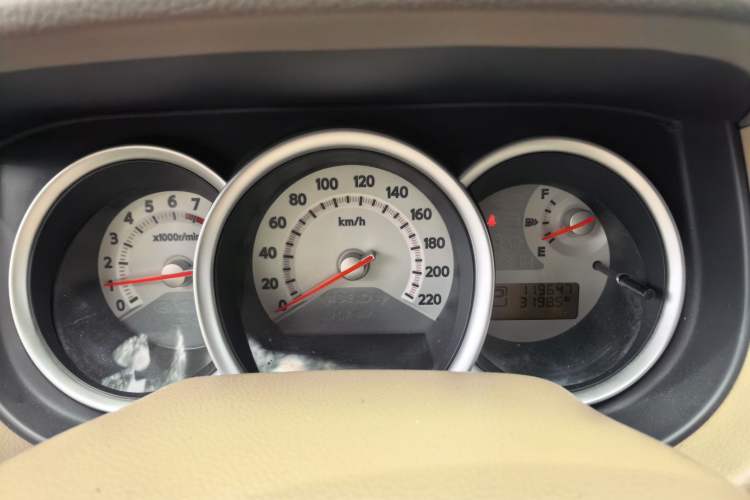 Used Nissan Tiida Sedan 2009 1.6L Automatic Tech Edition Instrument Cluster