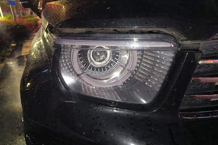 Used Tank 700 New Energy 2024 Hi4-T Extreme Edition Right Front Headlight