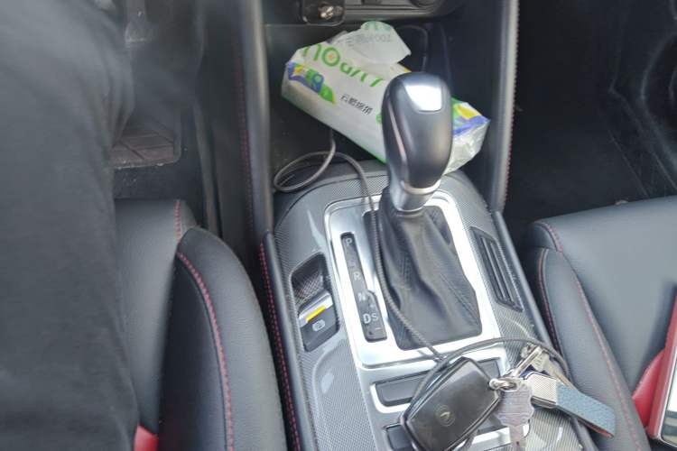 Used CHANGAN CS55 2017 1.5T Automatic Colorful Edition Gear Lever