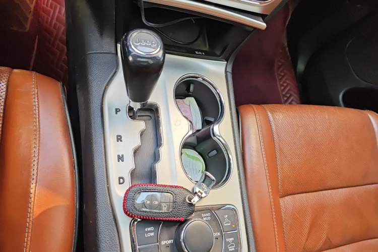 Used Jeep Grand Cherokee 2012 3.6L Flagship Navigation Edition
