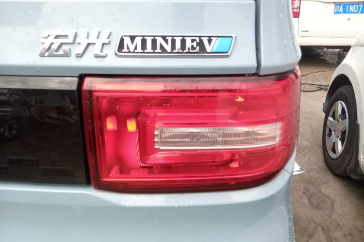 Used Wuling Hongguang MINIEV 2020 Easy Version Lithium-Ion Battery Exterior 3