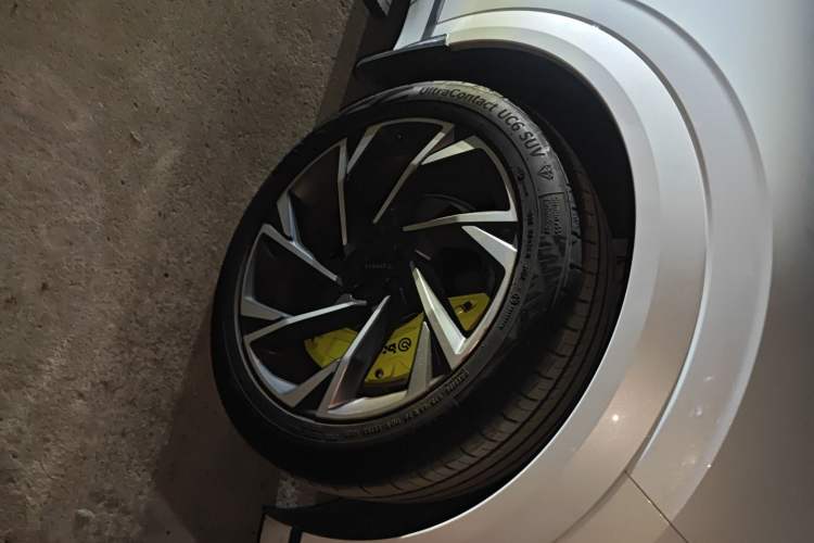 Used Lynk & Co 09 2021 2.0T Halo Six-Seater
