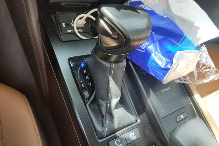 Used Lexus ES 2020 300h Premier Edition