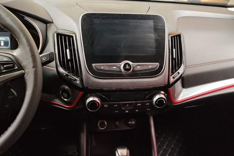 Used CHANGAN CS55 2018 1.5T Automatic Colorful Edition China V Standard
