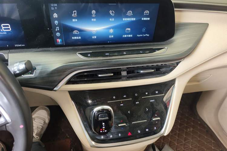 Used Buick GL8 2023 ES Lu Zun Deluxe Model
