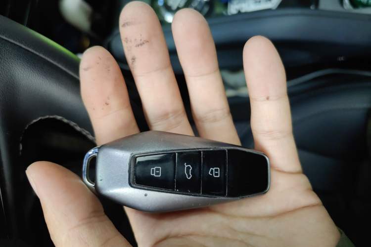 Used iCAR 03T 2024 501km Four-wheel Drive Long-Range Version Vehicle Key