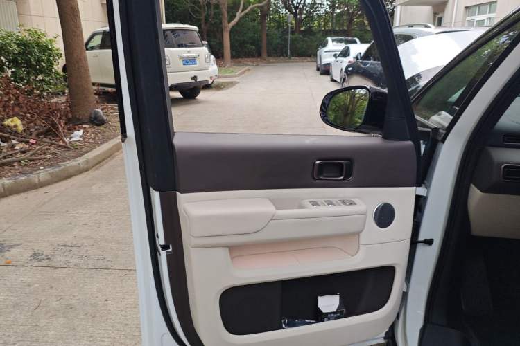 Used Li Auto MEGA 2024 Ultra Model
