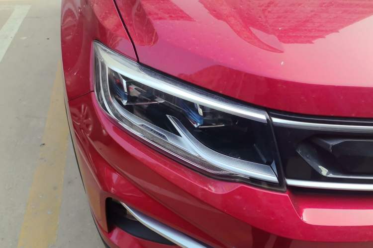 Used CHANGAN CS35PLUS 2019 1.6L Automatic CoolLink Edition Right Front Headlight