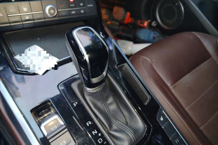 Used Wey VV7 2017 2.0T Flagship Model Gear Lever