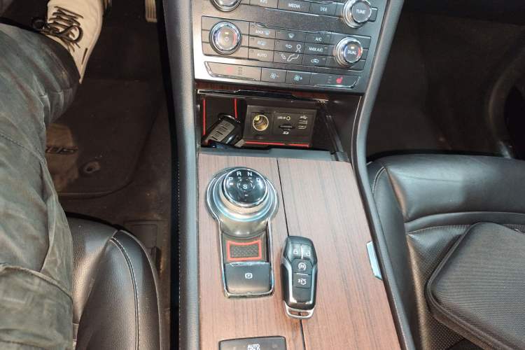 Used Ford Taurus 2016 EcoBoost 180 Luxury Model
