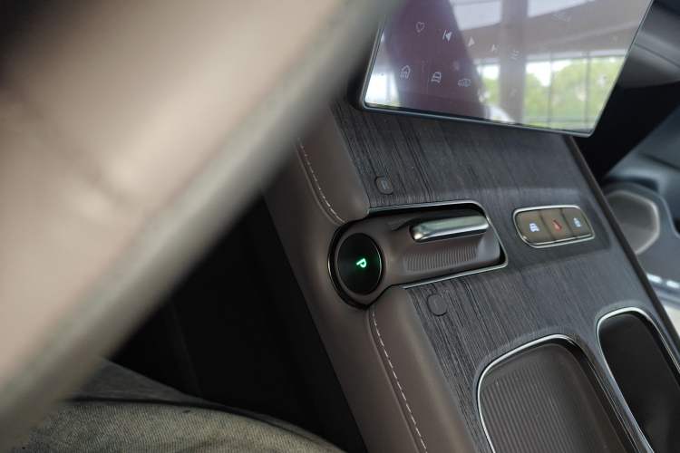 Used Nio ES7 2024 100kWh Signature Edition Gear Lever