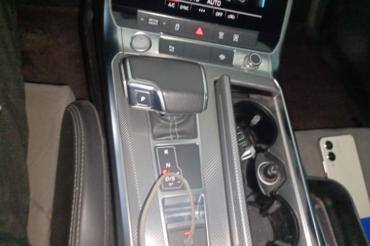 Used Audi A6L 2019 40 TFSI Luxury Dynamic Model Gear Lever