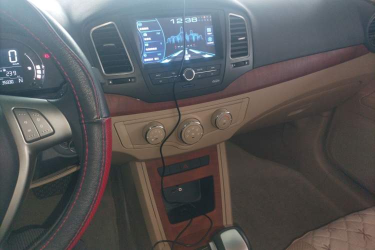 Used Roewe 350 2014 1.5L Automatic Xunyue Version Audio And AC Panel