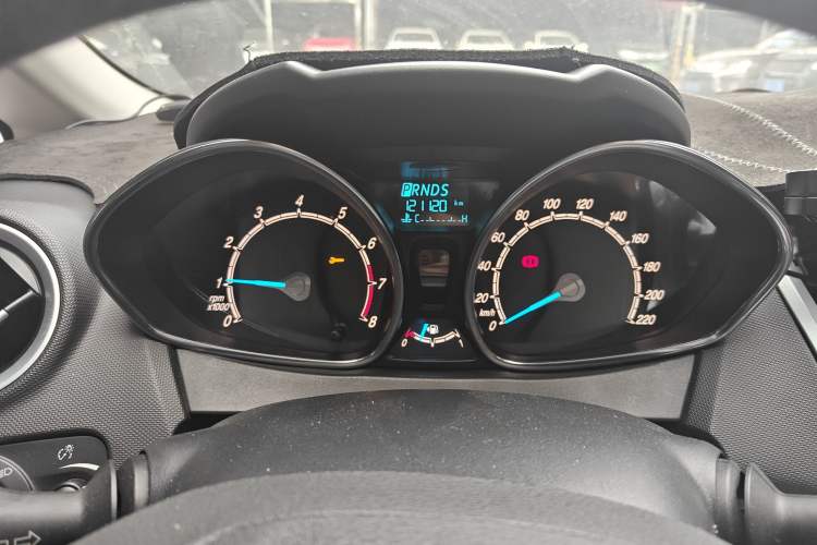 Used Ford Fiesta 2013 Hatchback 1.5L Automatic Fashion Edition
