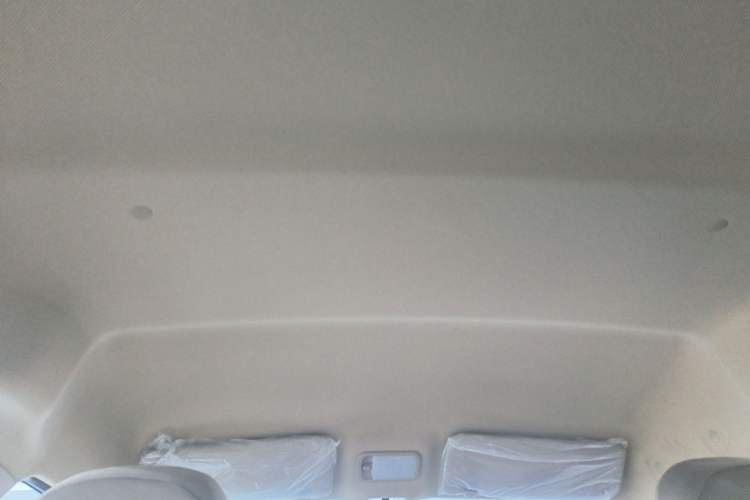 Used Wuling Rongguang S 2023 1.5L Base Version 5/7 Seats Headliner