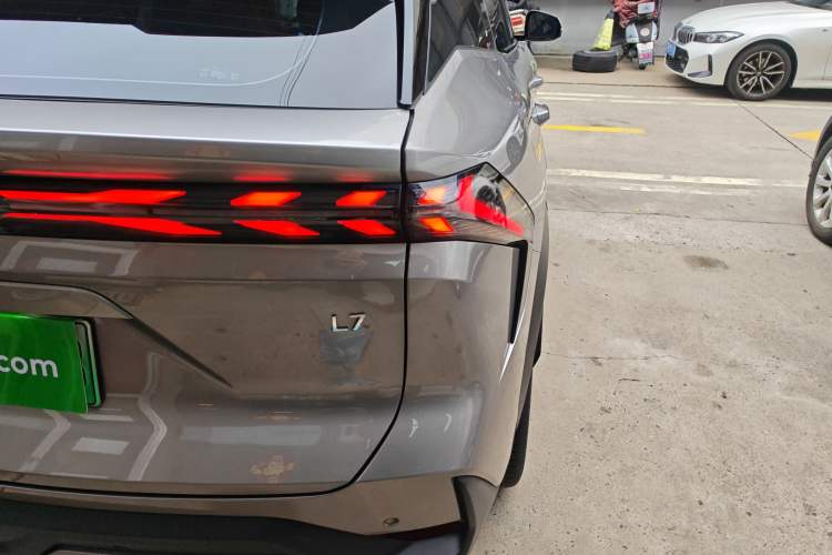 Used Geely Galaxy L7 2023 1.5T 115 km Starship