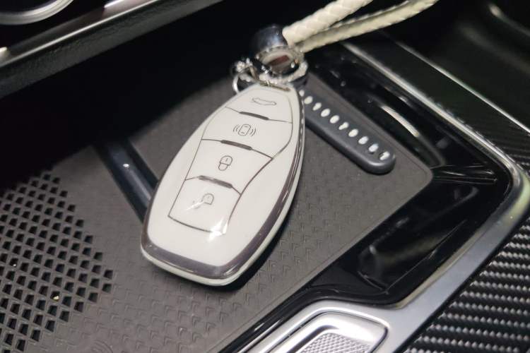 Used Hongqi HS5 2026 Model 2.0T Four-Wheel Drive Xuan Ying Edition
