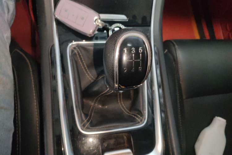 Used CHANGAN Eado 2019 High-Energy Edition 1.6L GDI Manual Pioneer Model China VI Standard
