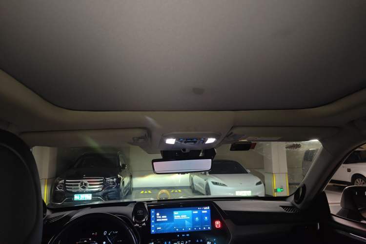 Used Toyota Highlander 2022 Dual-Engine 2.5L Four-Wheel Drive Supreme Edition 7-Seater Headliner