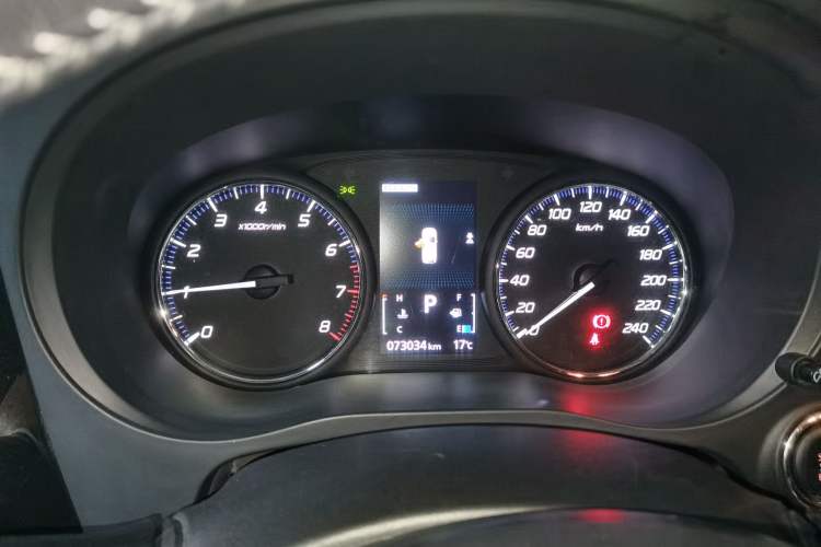 Used Mitsubishi Outlander 2019 2.4L 4x4 Zhi Xiang Edition 5 Seats China V Emission Standard
