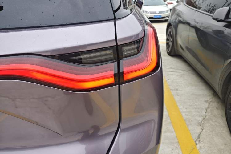 Used Nio ES8 2022 75 kWh Six-Seater Version Right Rear Taillight