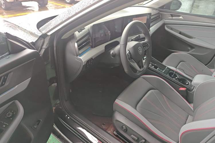 Used Volkswagen Lamando 2024 Lavida L 280TSI DSG Cool & Spicy Edition
