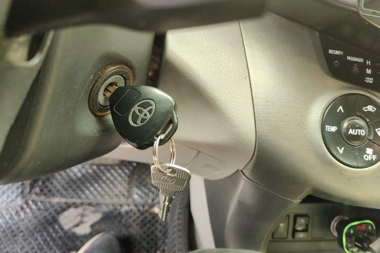 Used Toyota RAV4 2011 2.0L Automatic Luxury Edition
