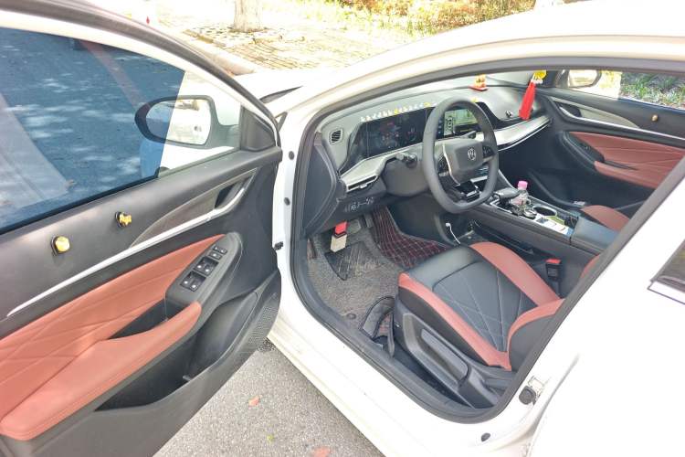 Used CHANGAN Eado 2022 PLUS Blue Whale NE 1.4T GDI DCT Prestige Edition Driver Seat