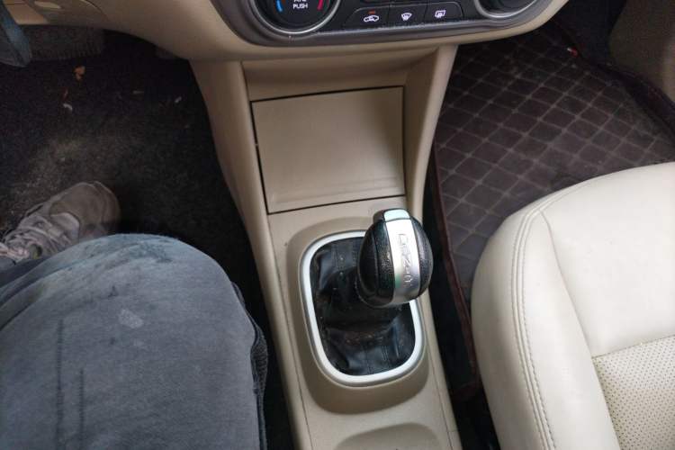 Used Dongfeng Junfeng E11K 2019 Standard Model