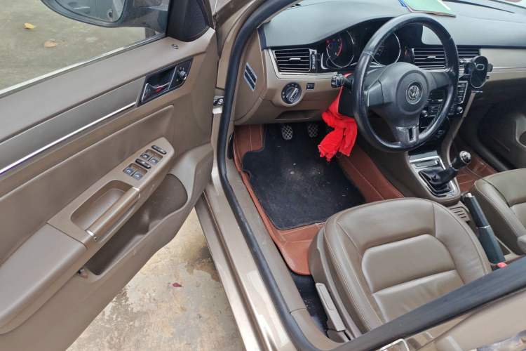 Used Volkswagen Bora 2013 1.6L Manual Comfort Model
