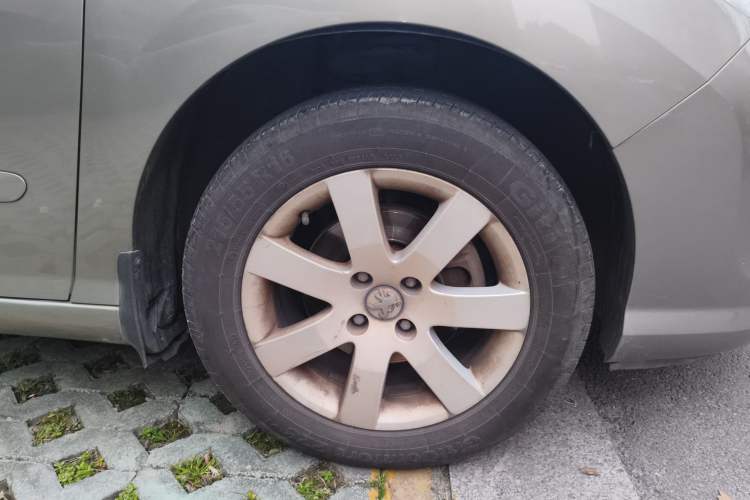 Used Peugeot 408 2011 1.6L Manual Luxury Edition Right Front Wheel Hub