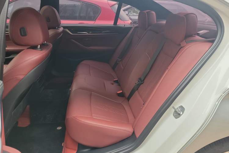 Used BMW 5 Series New Energy 2021 535Le Pioneer Edition M Sport Package
