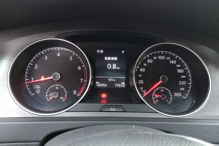 Used Volkswagen Golf 2016 230TSI Automatic Comfort Version Instrument Cluster