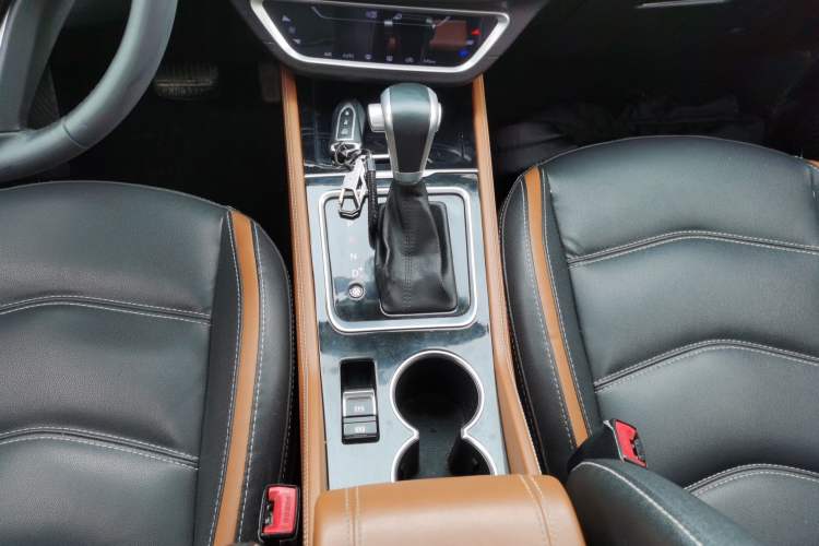 Used Zotye T300 2017 1.5T CVT Luxury Model Gear Lever