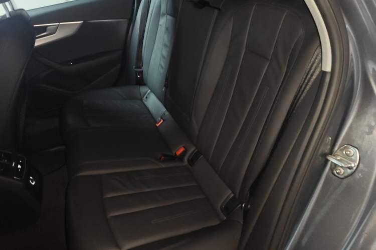 Used Audi A4 2020 Avant Avant-garde 40 TFSI Fashionable and Dynamic Model