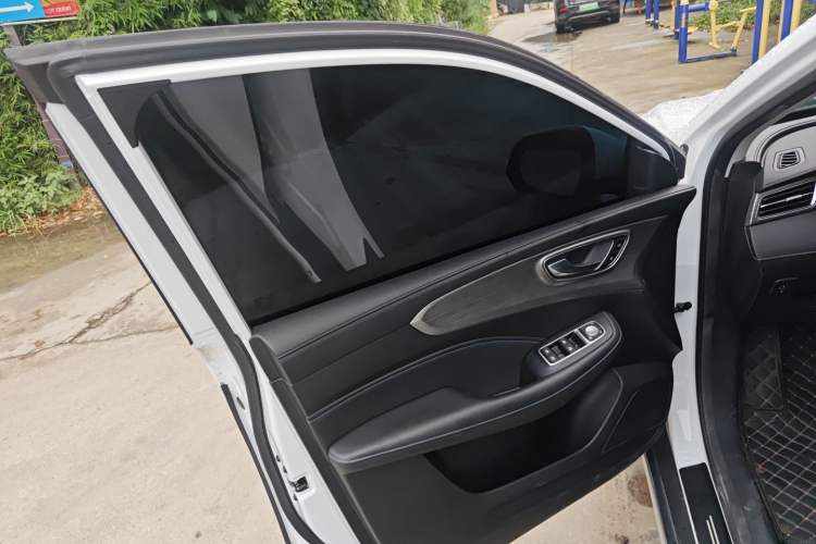 Used Roewe RX5 2023 PLUS 330TGI Automatic Trendsetting Smart Edition