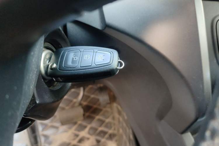 Used Ford Kuga 2019 EcoBoost 180 Two-Wheel-Drive Platinum Edition China V Standard Vehicle Key