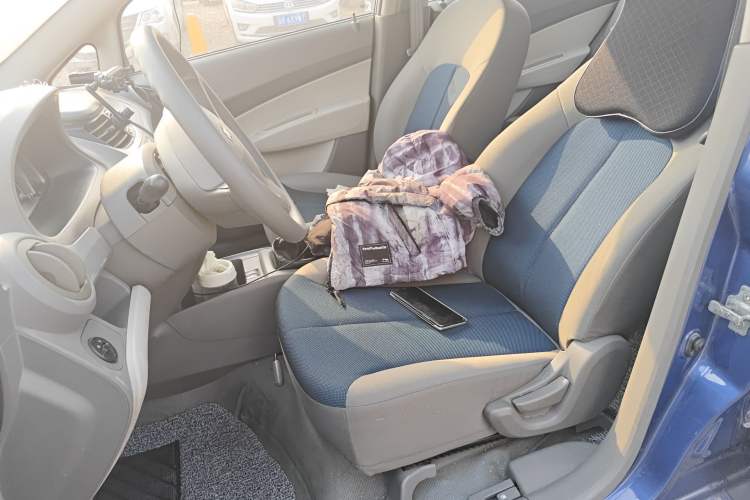 Used Chevrolet Sail 2013 Sedan 1.2L Manual Fashionable Happiness Edition Left Front Seat