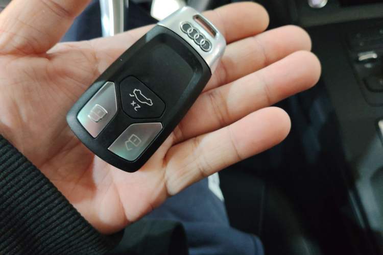 Used Audi Q5L 2018 40 TFSI Prestige Edition China V Vehicle Key