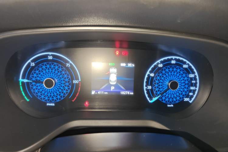 Used Hongqi E-QM5 2022 431 km Charge & Enjoy Edition Instrument Cluster