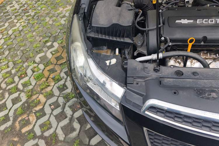 Used Chevrolet Cruze 2013 1.6L SL MT Right Front Headlight