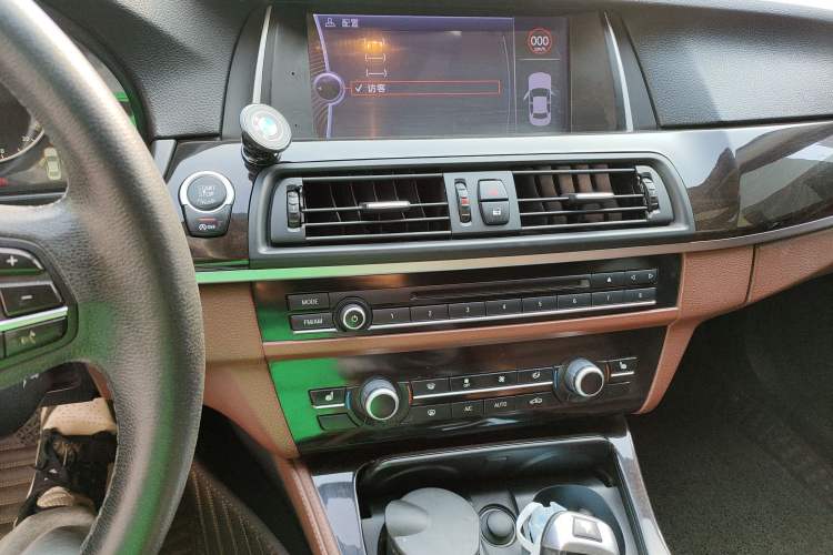 Used BMW 5 Series 2014 525Li Leading Model