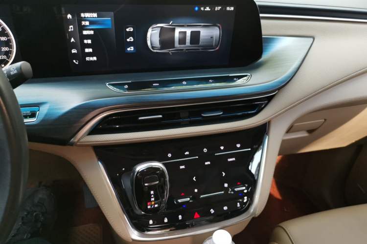 Used Buick GL8 2020 ES Land Cruiser 653T Flagship Model Audio And AC Panel