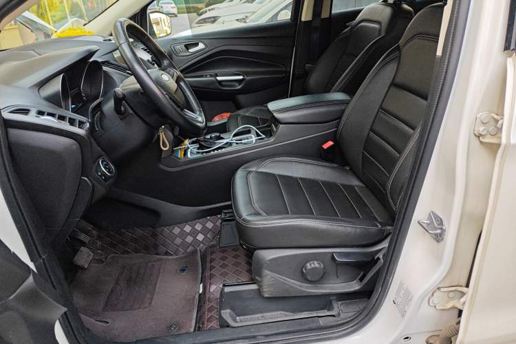 Used Ford Kuga 2019 EcoBoost 180 Two-Wheel-Drive Platinum Edition China V Standard