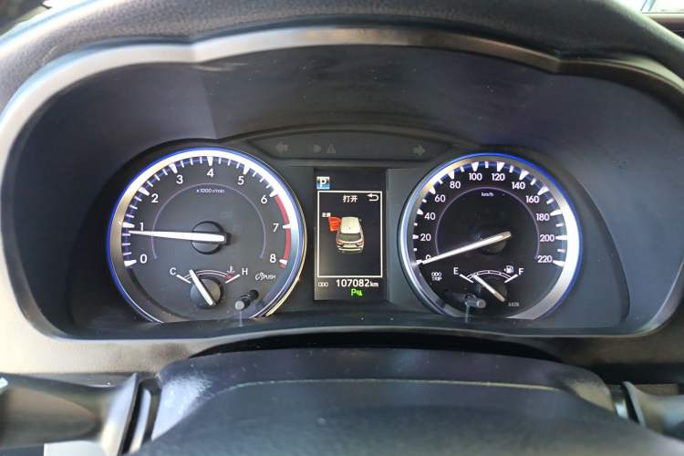 Used Toyota Highlander 2018 2.0T Four-Wheel Drive Luxury Version 7 Seats China VI Standard Instrument Cluster