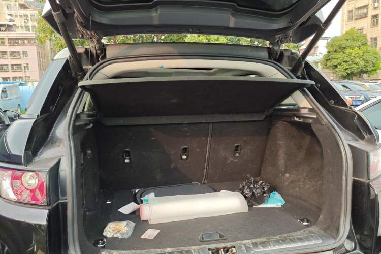 Used Land Rover Range Evoque 2013 2.2T 5-Door Diesel Edition Trunk